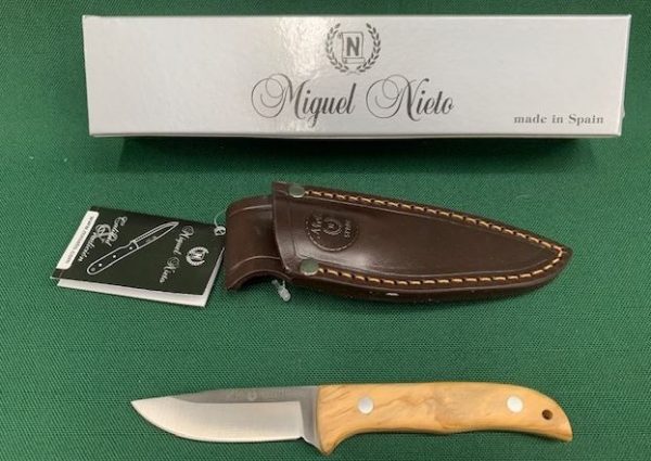 KNIFE NIETO 1058 COYOTE 8CM SS OLIVE