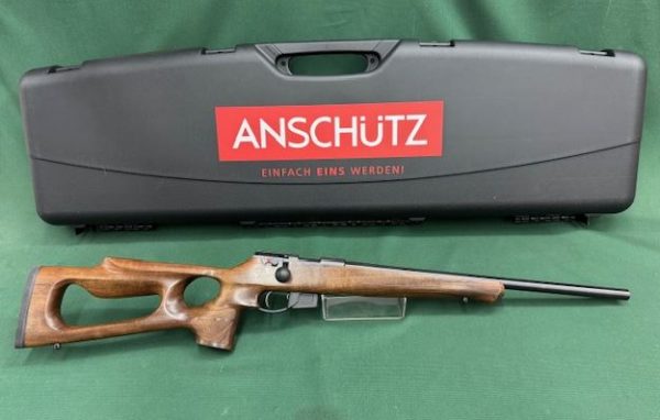 .22 ANSCHUTZ MODEL ''1761'' BOLT ACTION VARMINT BLUED WALNUT THUMBHOLE STOCK 20'' 5RD