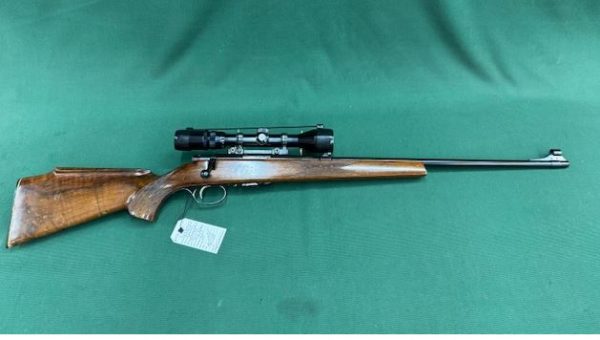 .222 ANSHUTZ MODEL ''1531-32 BOLT ACTION BLUED WALNUT WITH 3-9X40 SCOPE 3RD MAG !!!