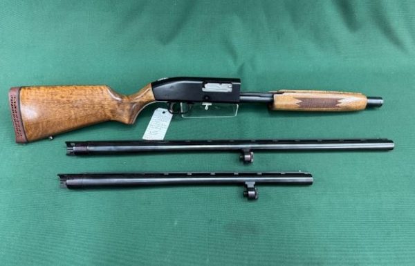 .12G MOSSBERG MODEL ''500A'' PUMP ACTION BLUED WOOD COMBO 20'' & 28'' BARRELS- CAT C LICENCE REQUIRED !!! - AS NEW !!!