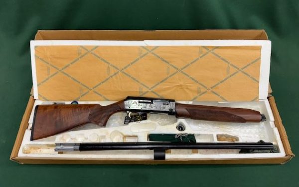 .12G LUIGI FRANCHI MODEL ''BLACK MAJIC'' SEMI AUTO BLUED WOOD ENGRAVED RECIEVER STILL IN ORIGINAL BOX - GREAT CONDITION !!! CAT C LICENCE REQUIRED !!!