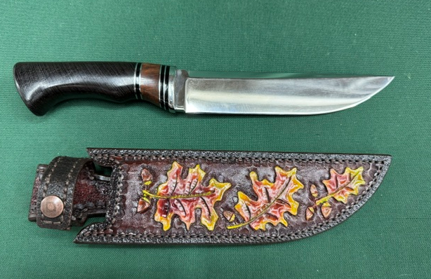 KNIFE CUSTOM AUST MADE WITH CUSTOM LEATHER SHEATH (RUS007)